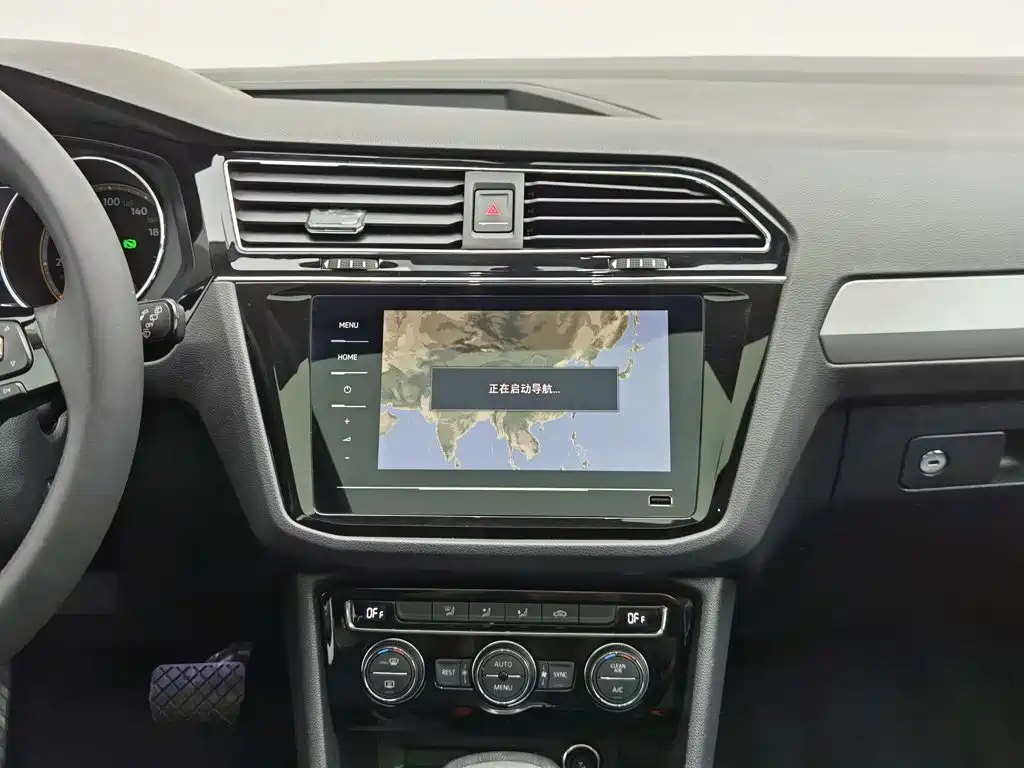 Volkswagen Tiguan L — миниатюра 12