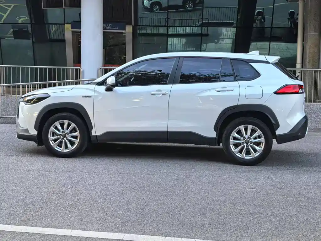 Toyota Corolla Cross — миниатюра 5