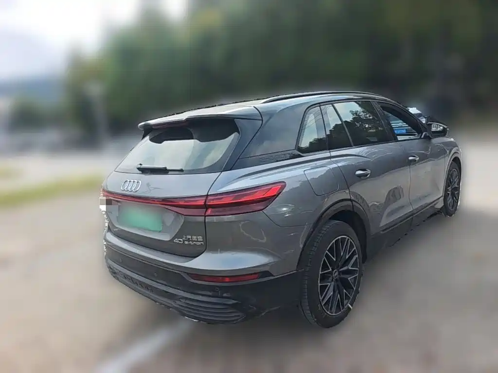 Audi Q5 e-tron — миниатюра 10