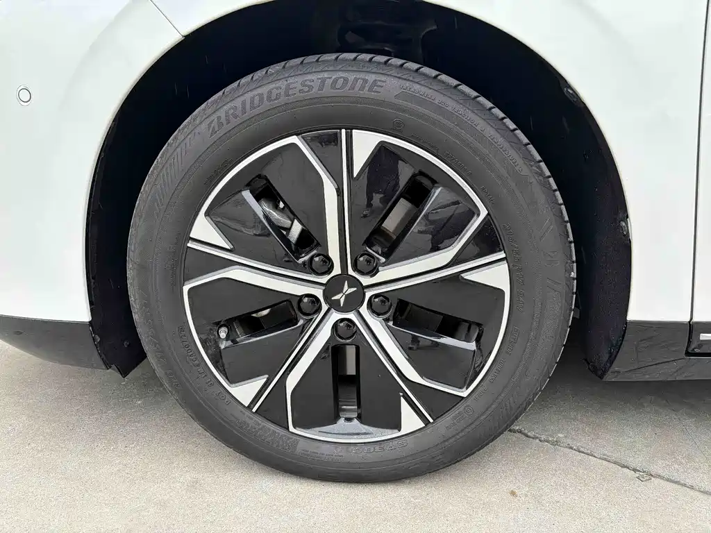 XPeng P5 — миниатюра 5