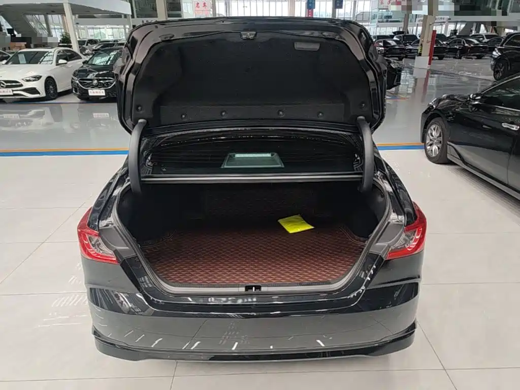 Toyota Camry — миниатюра 19