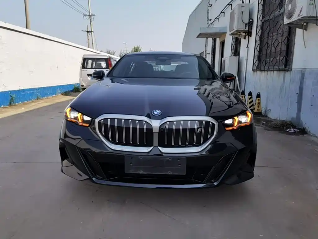 BMW i5 — миниатюра 3