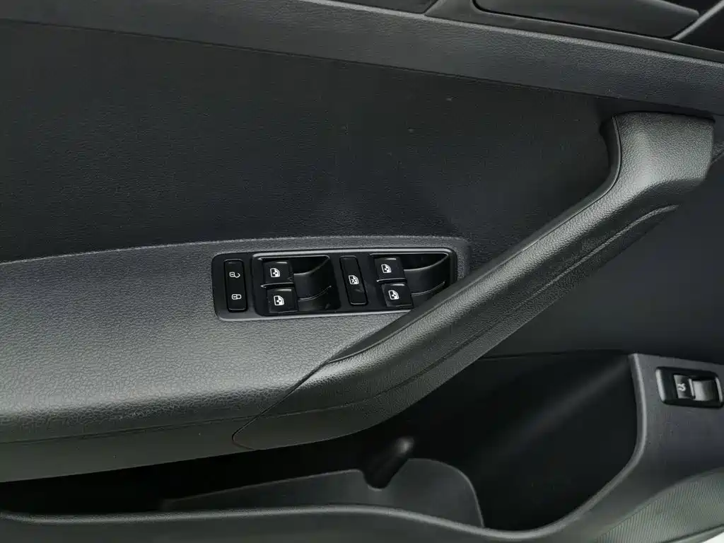 Volkswagen Jetta — миниатюра 9