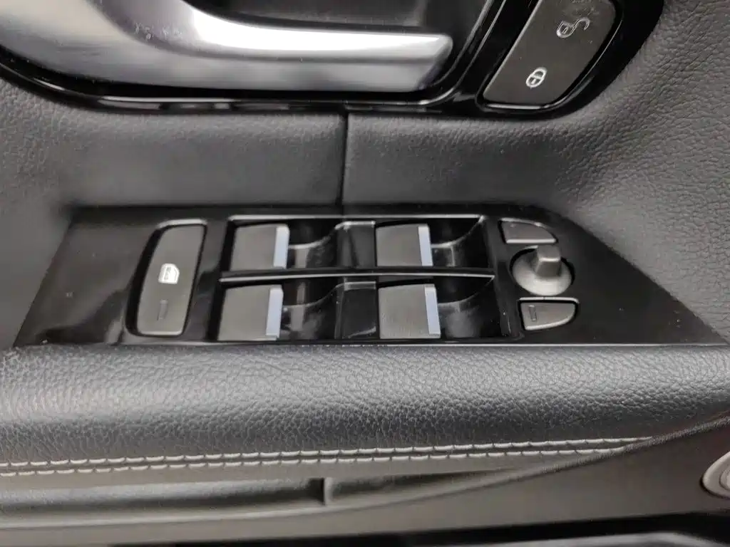Land Rover Evoque — миниатюра 9