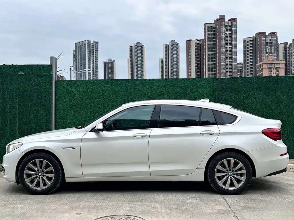 BMW 5 Series GT — миниатюра 9