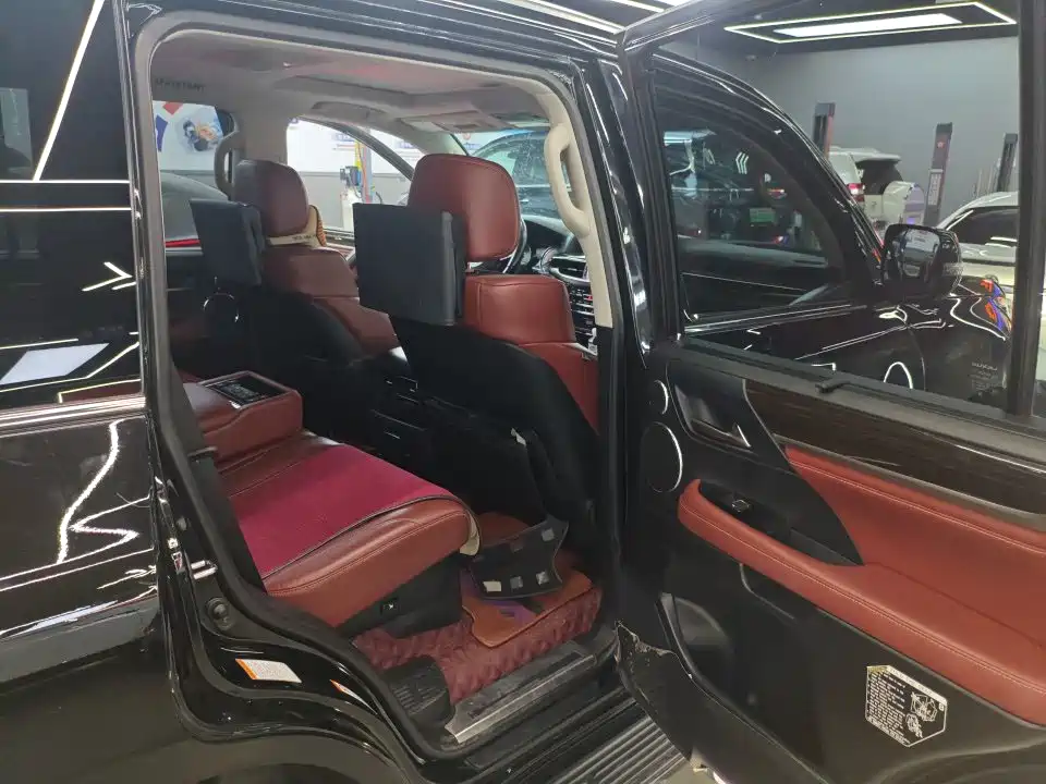 Lexus LX — миниатюра 9