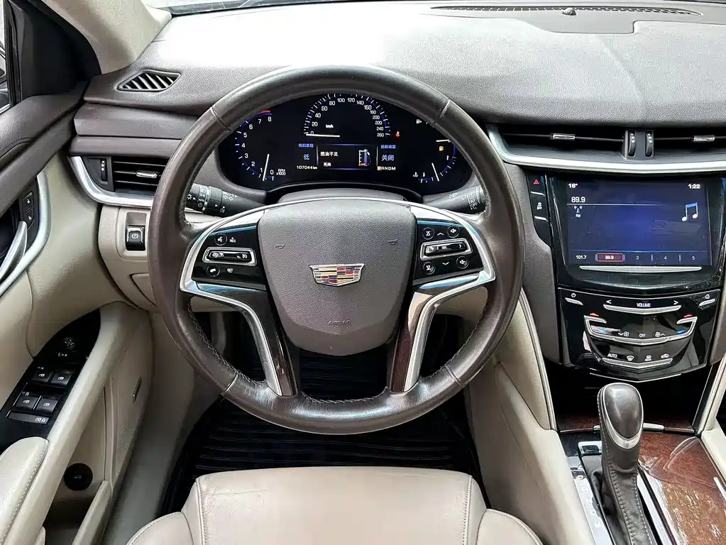 CADILLAC XTS