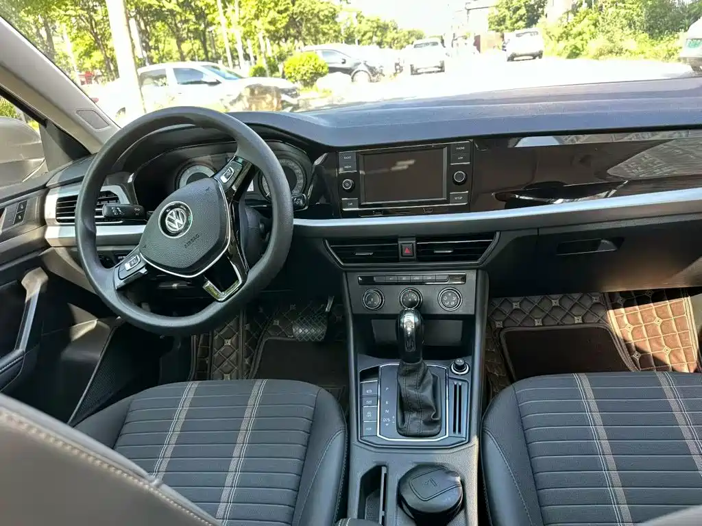 Volkswagen Lavida — миниатюра 3
