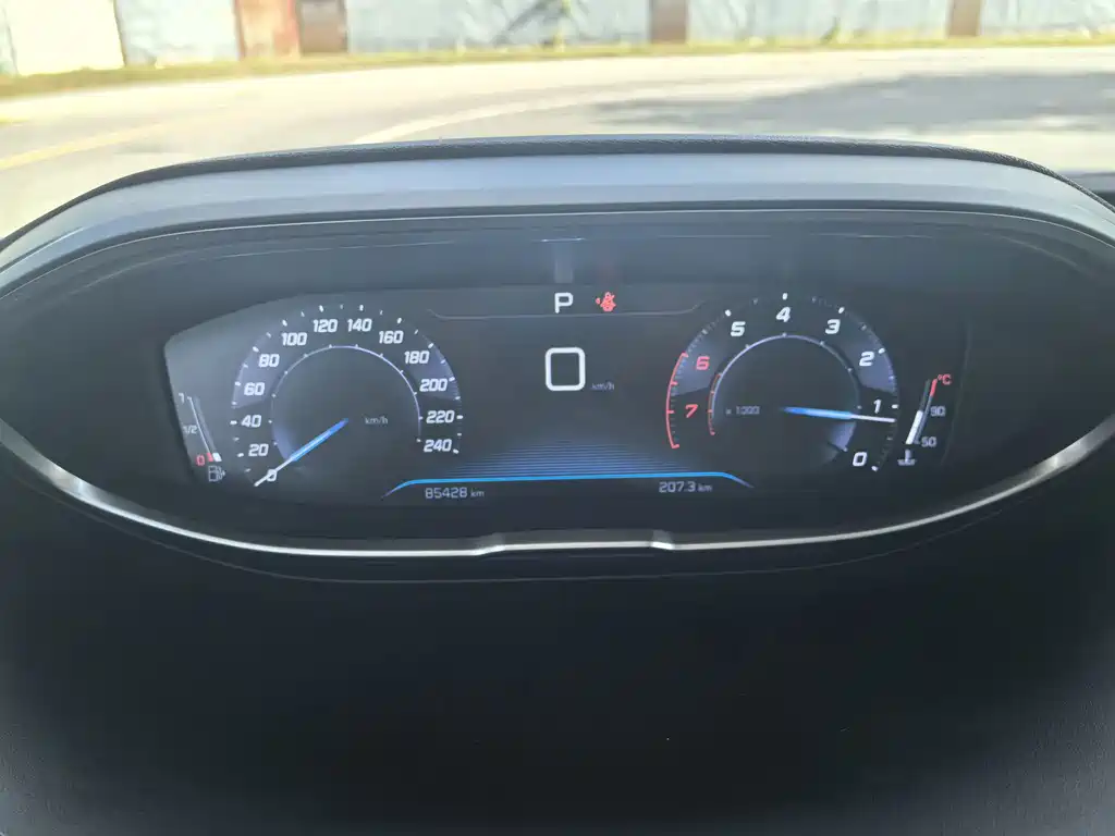 Peugeot 5008 — миниатюра 5