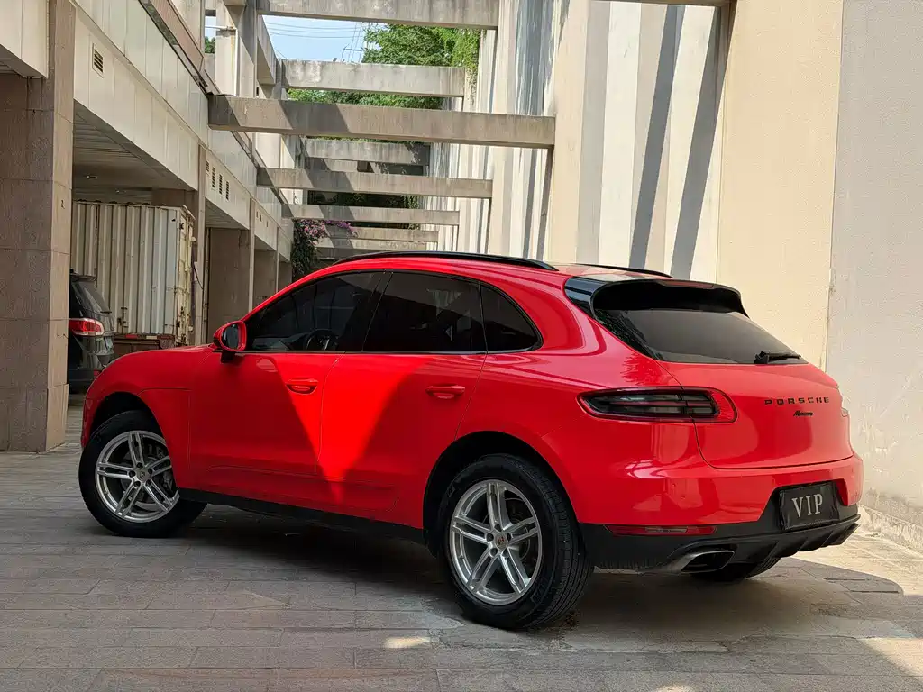 Porsche Macan — миниатюра 8