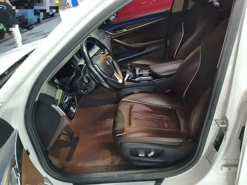 BMW 5 Series — миниатюра 15