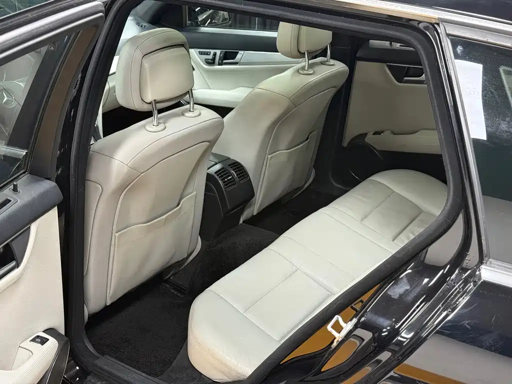 Mercedes-Benz C-Class (Import) — миниатюра 16