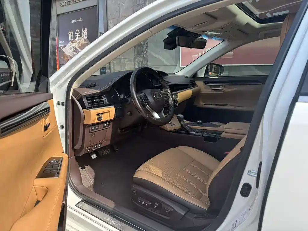Lexus ES — миниатюра 4