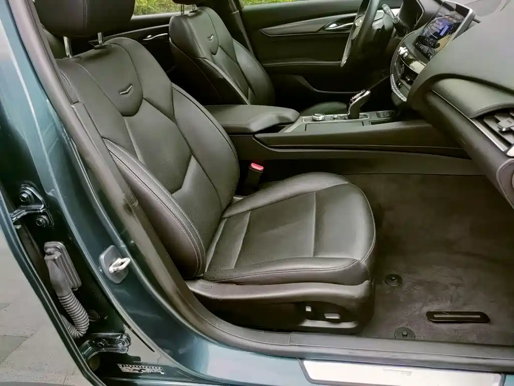 Cadillac CT5 — миниатюра 18