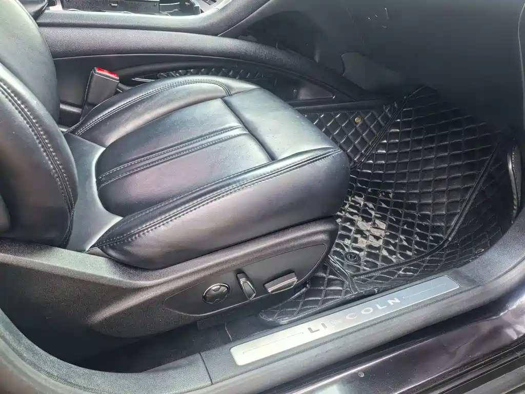 Lincoln MKZ — миниатюра 7