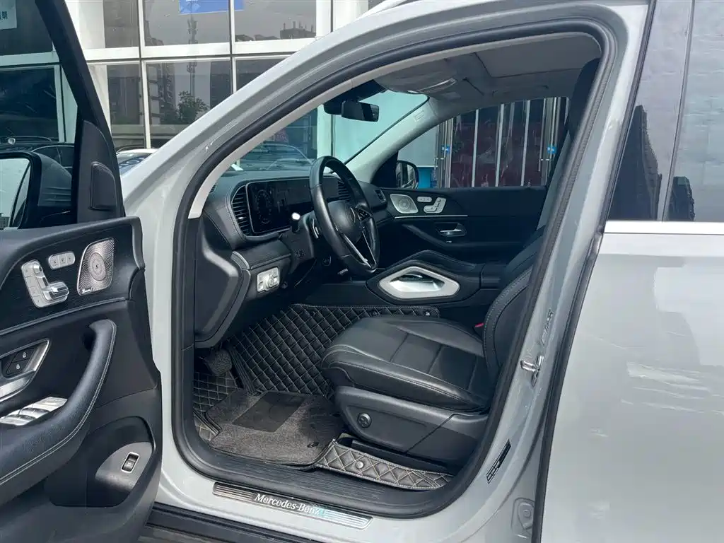 Mercedes-Benz GLE (Import) — миниатюра 9