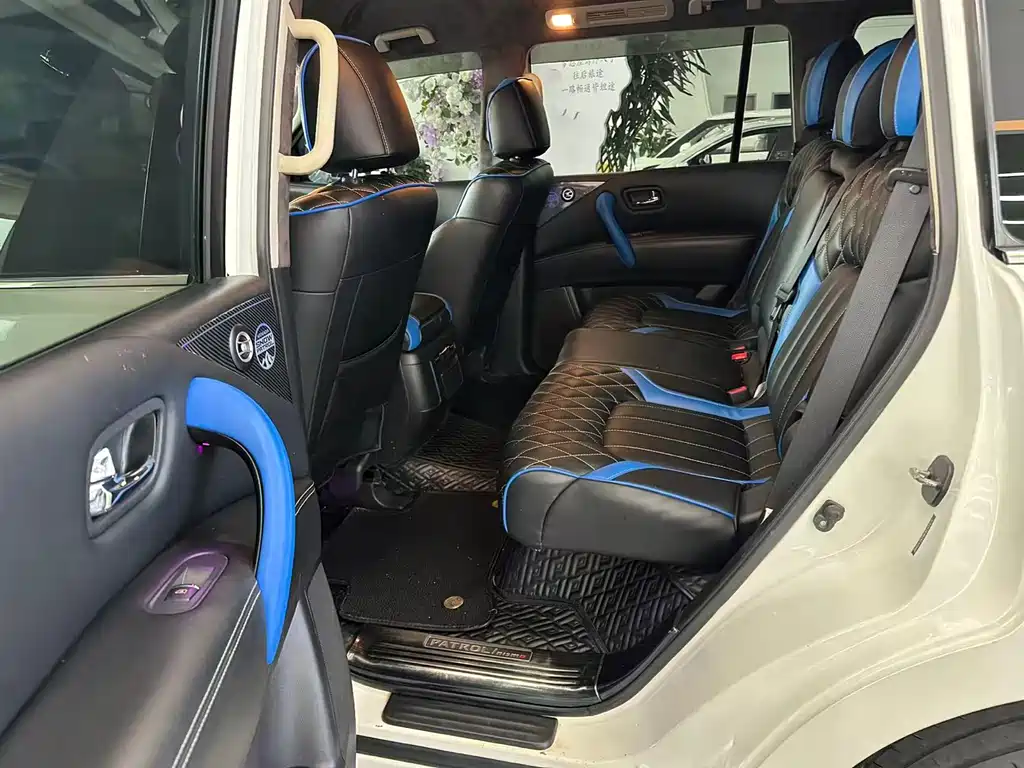 NISSAN TOURE