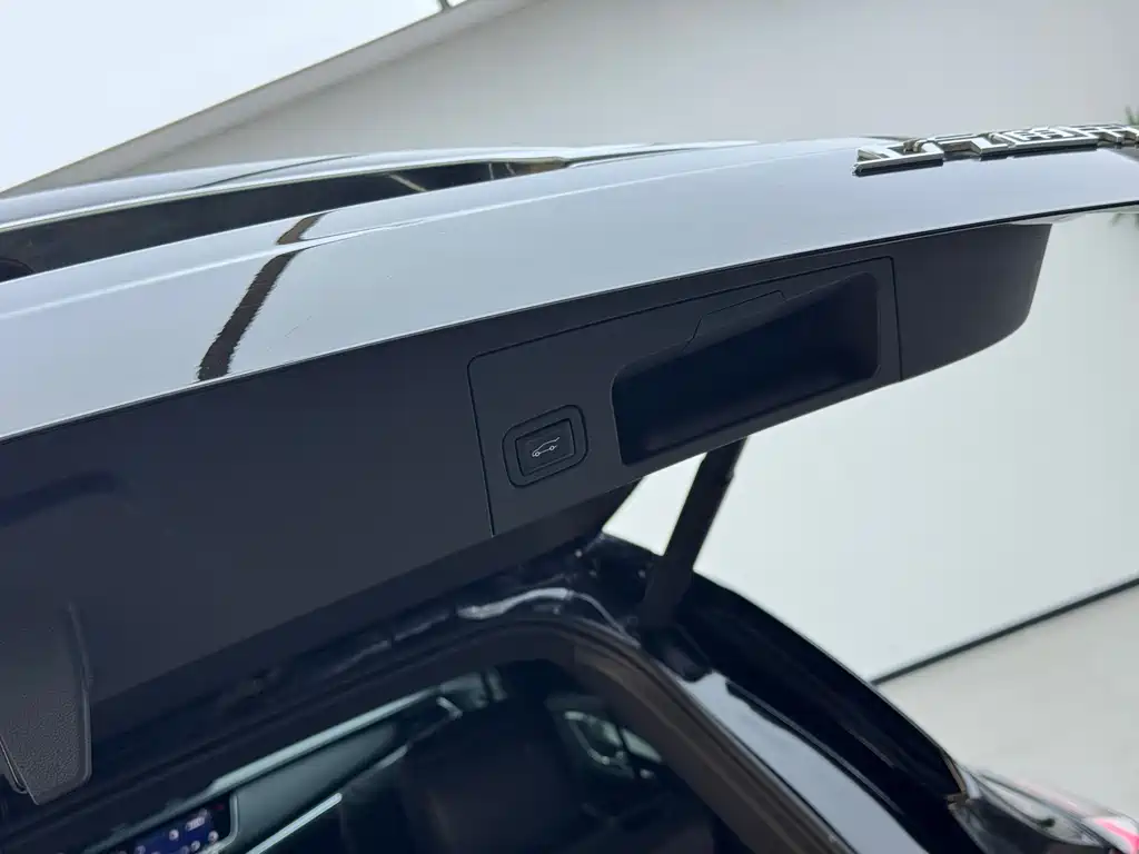 Cadillac XT5 — миниатюра 14
