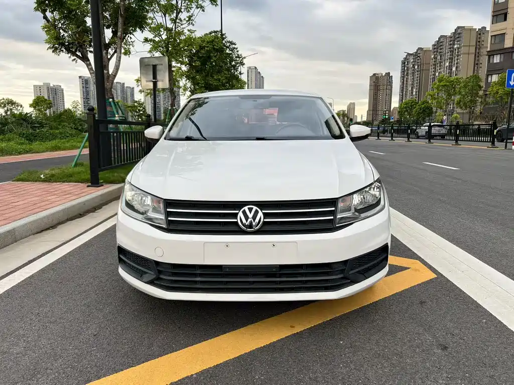 Volkswagen Santana — миниатюра 2