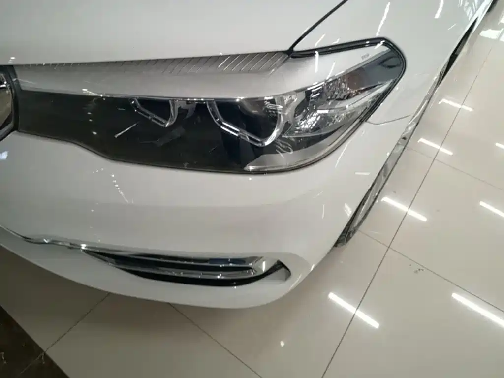 BMW 5 Series — миниатюра 24