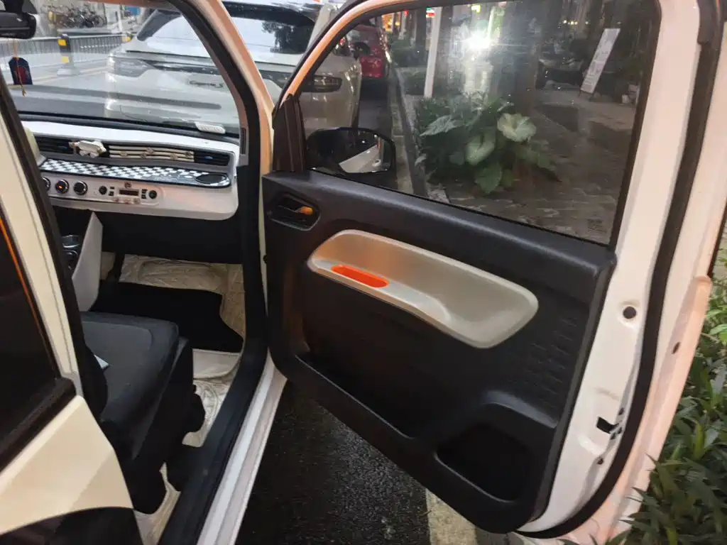 Wuling MINIEV — миниатюра 21