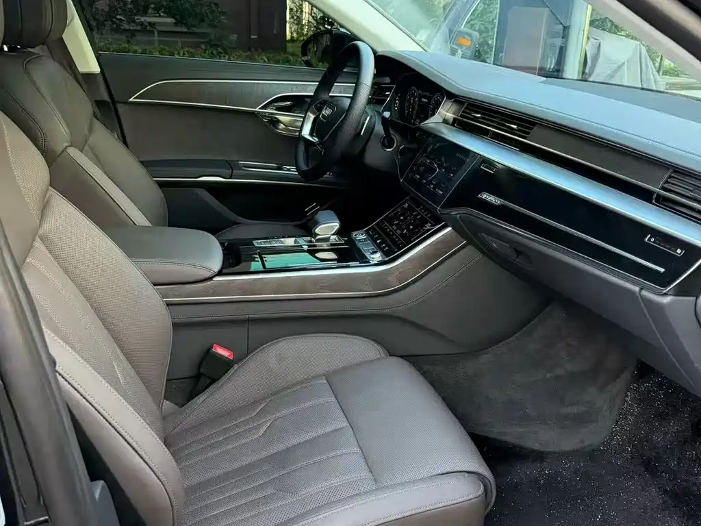 Audi A8 — миниатюра 7