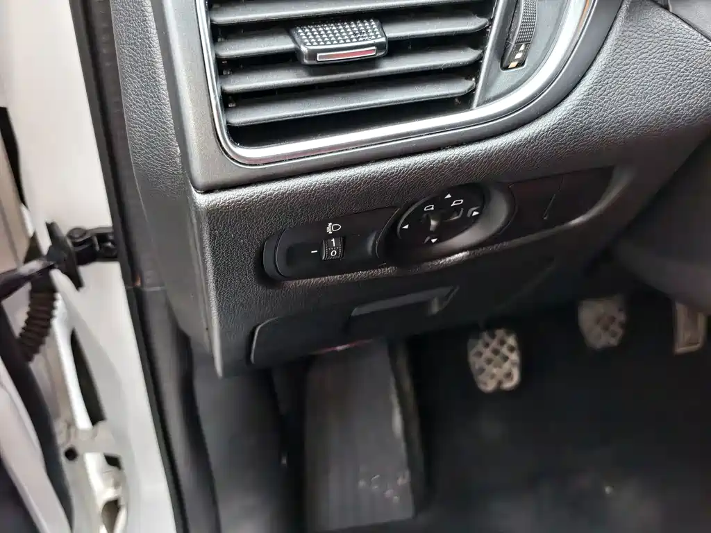 Chery Arrizo 5 — миниатюра 12