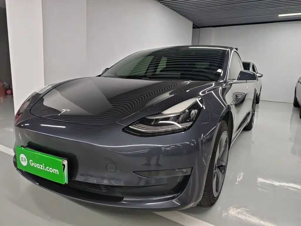 Tesla Model 3 — миниатюра 2