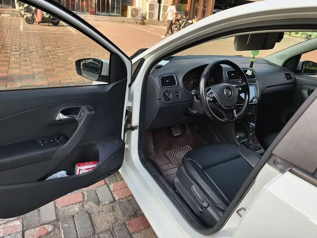Volkswagen Polo — миниатюра 12