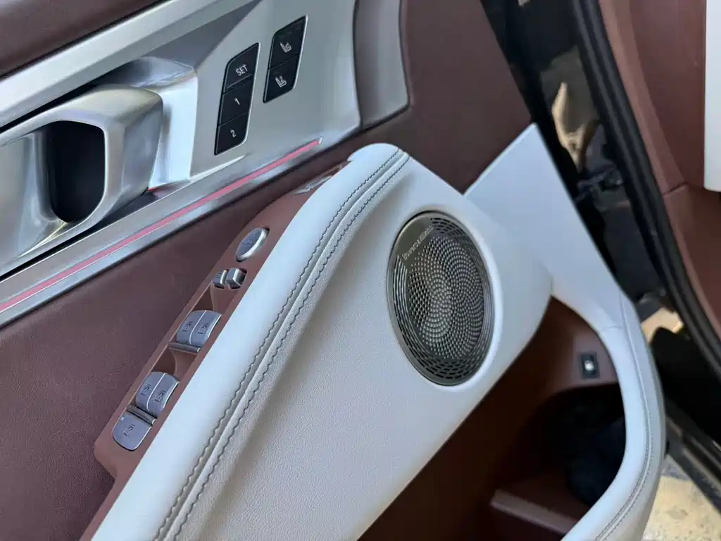 BMW XM 2023 50e