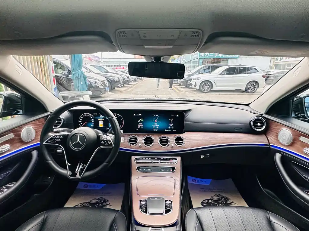 Mercedes-Benz E-Class — миниатюра 9