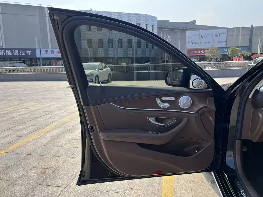 Mercedes-Benz E-Class E 2022 E 300 L Luxury