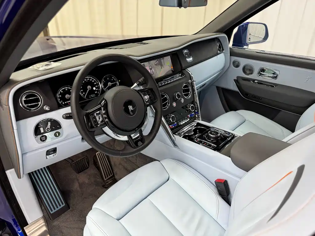 Rolls-Royce Cullinan 2018 мест