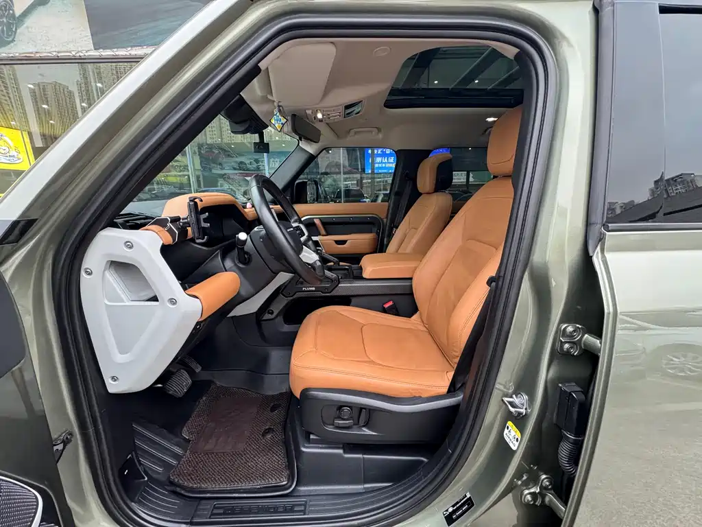 Land Rover Defender — миниатюра 4