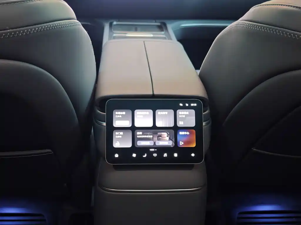 NIO ES8 — миниатюра 12