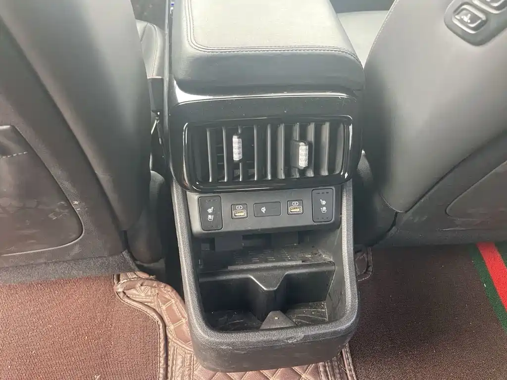 Hyundai Custo — миниатюра 8