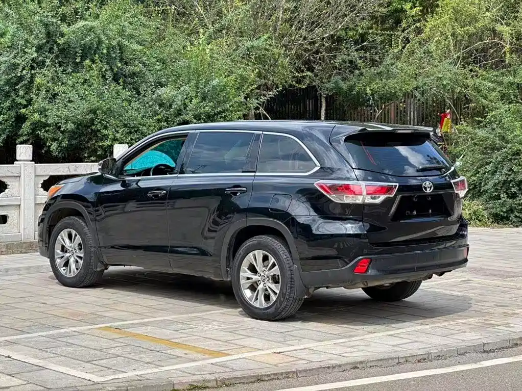 Toyota Highlander — миниатюра 7