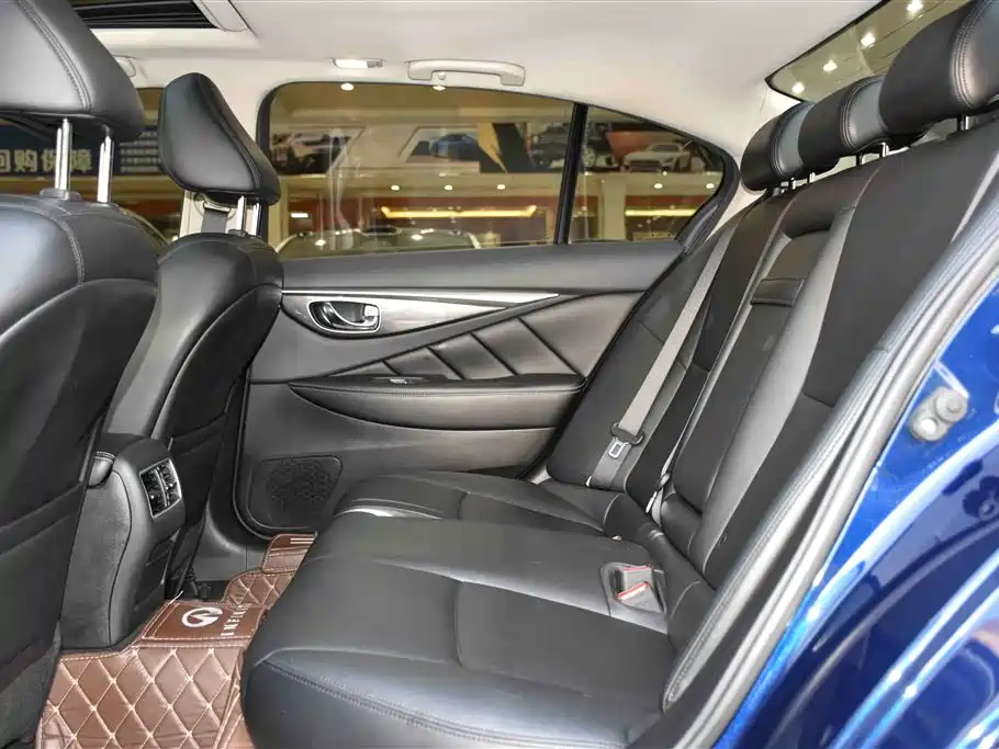 INFINITI Q50L