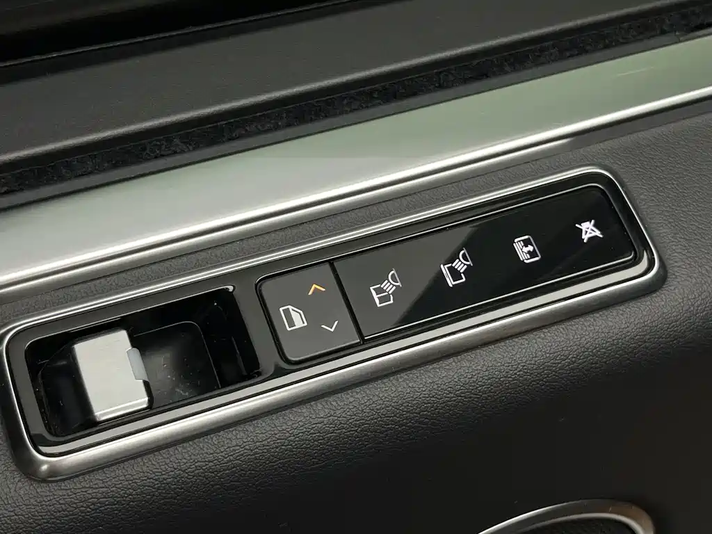 Land Rover Range Rover — миниатюра 13