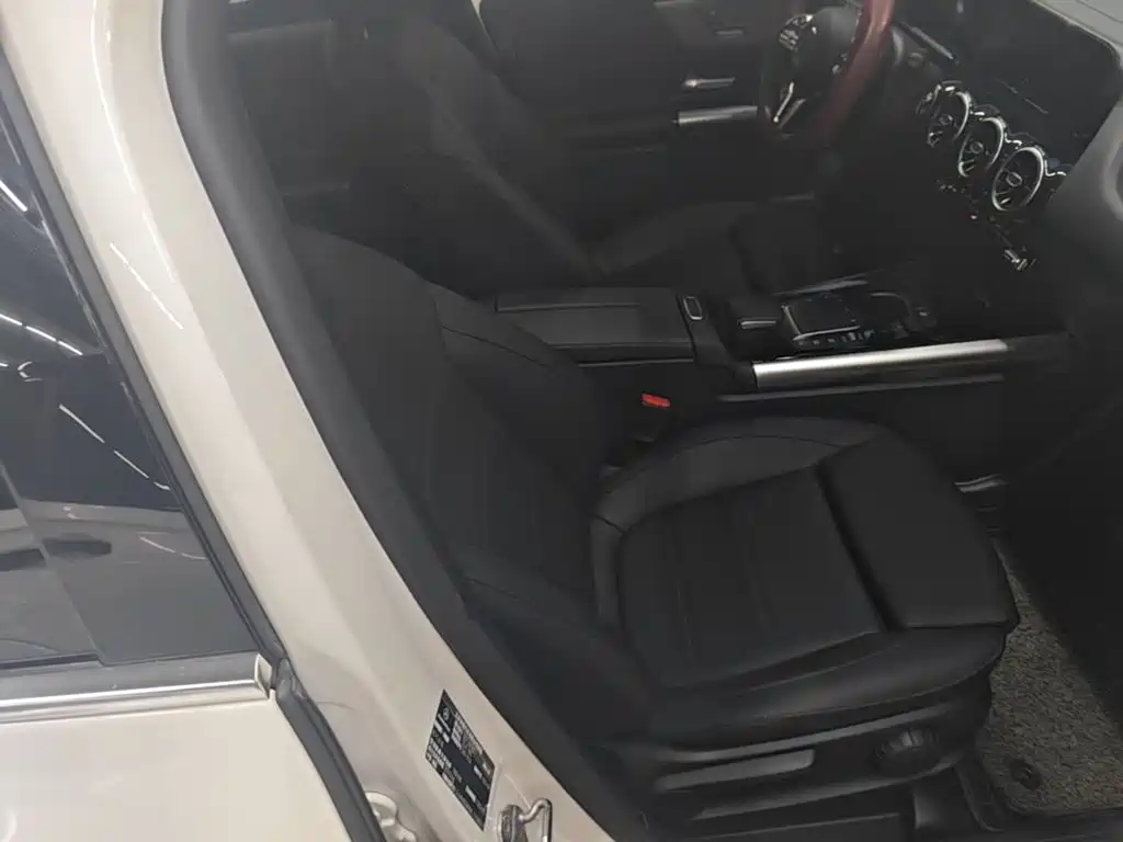 Mercedes-Benz GLA — миниатюра 25