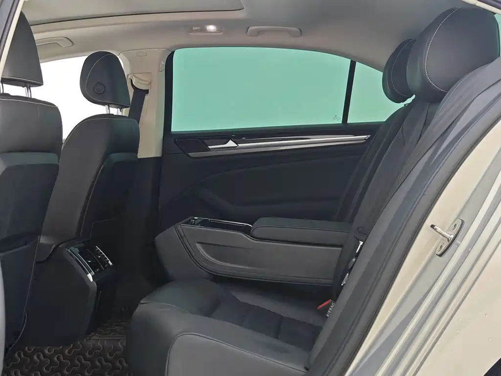 Volkswagen Phideon — миниатюра 8