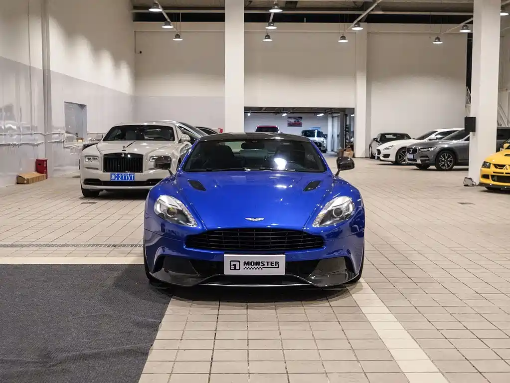Aston Martin Vanquish — миниатюра 2