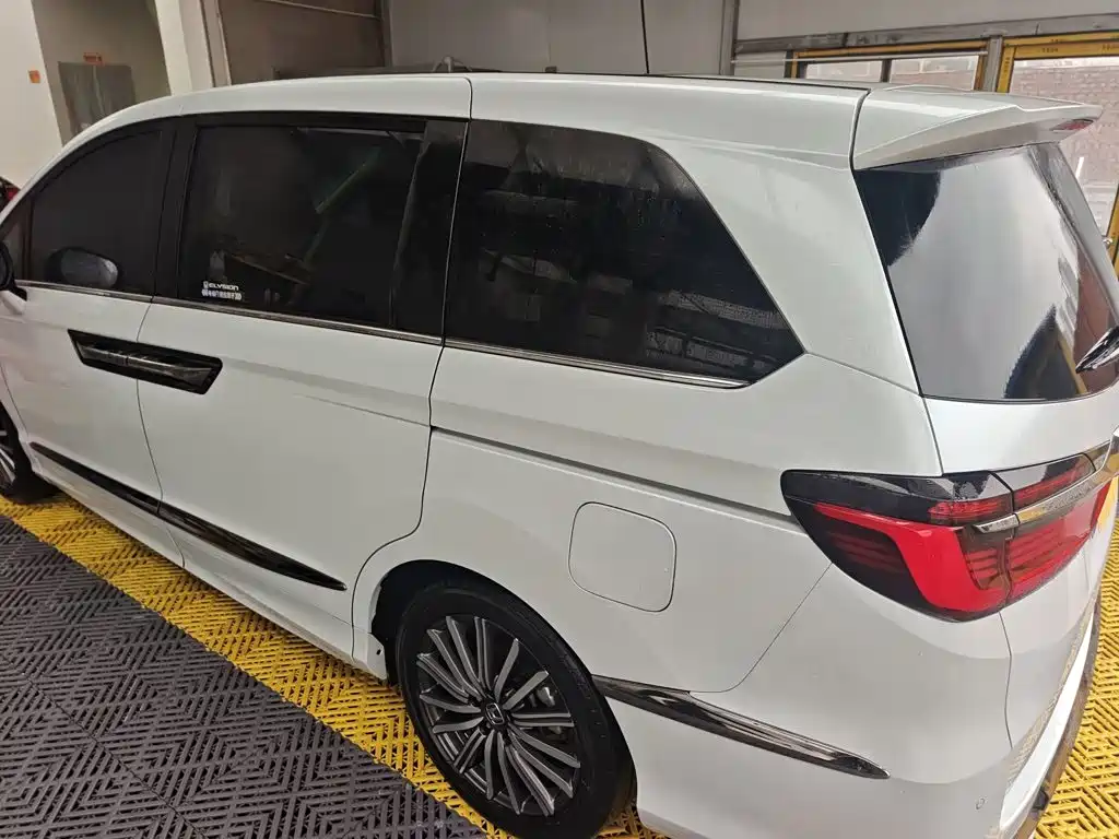 Honda Elysion — миниатюра 13