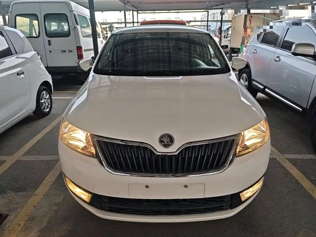 Skoda Rapid Spaceback — миниатюра 3