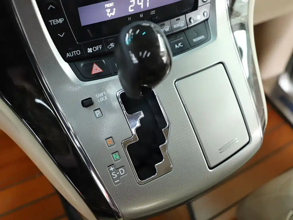 Toyota Alphard — фотографии объявления, Фото 11