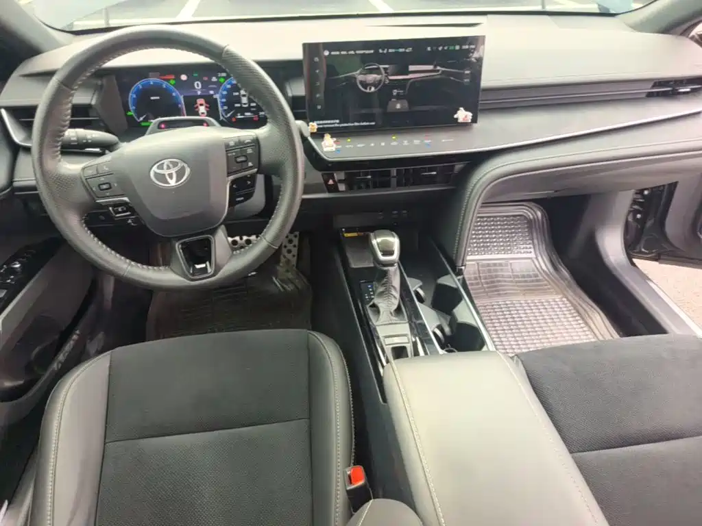 Toyota Camry — миниатюра 10