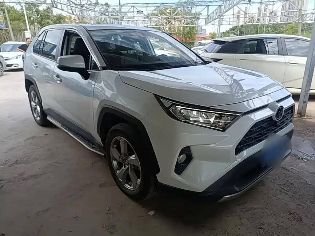 Toyota RAV4 — миниатюра 4