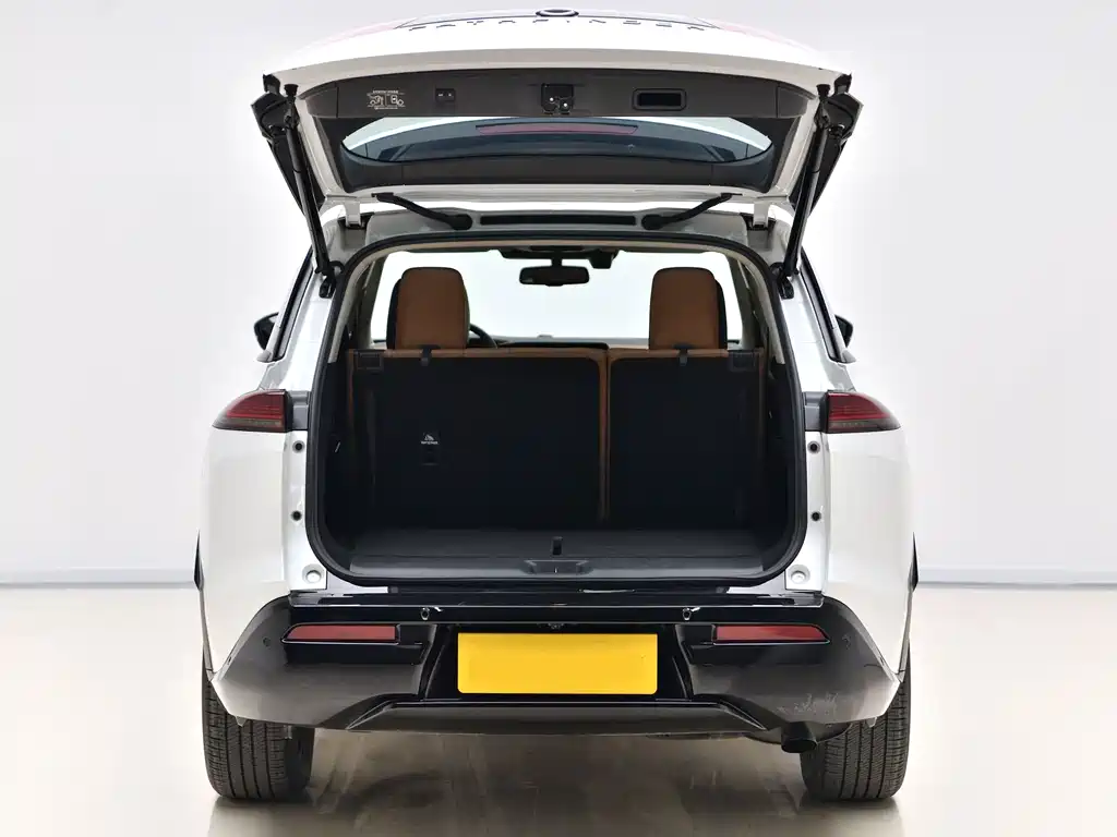 Nissan Teramont — миниатюра 10