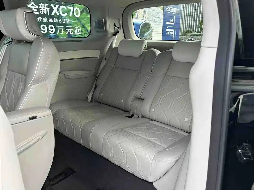 Volvo EM90 — миниатюра 8