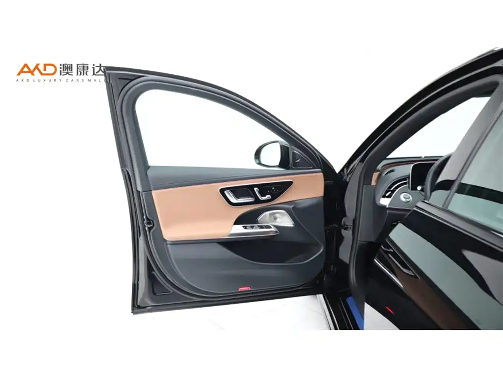 Mercedes-Benz E-Class (Import) — миниатюра 10